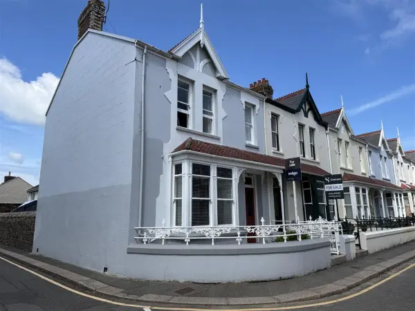1 Beach Road